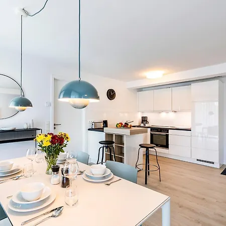 Prora - Ferienwohnung Mit Balkon, Meerblick Und E Ladestation - Ostseeliebe *